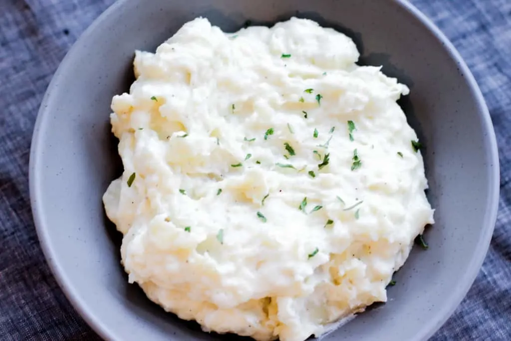 Creamy Garlic Mashed Potatoes - The Culinary Compass