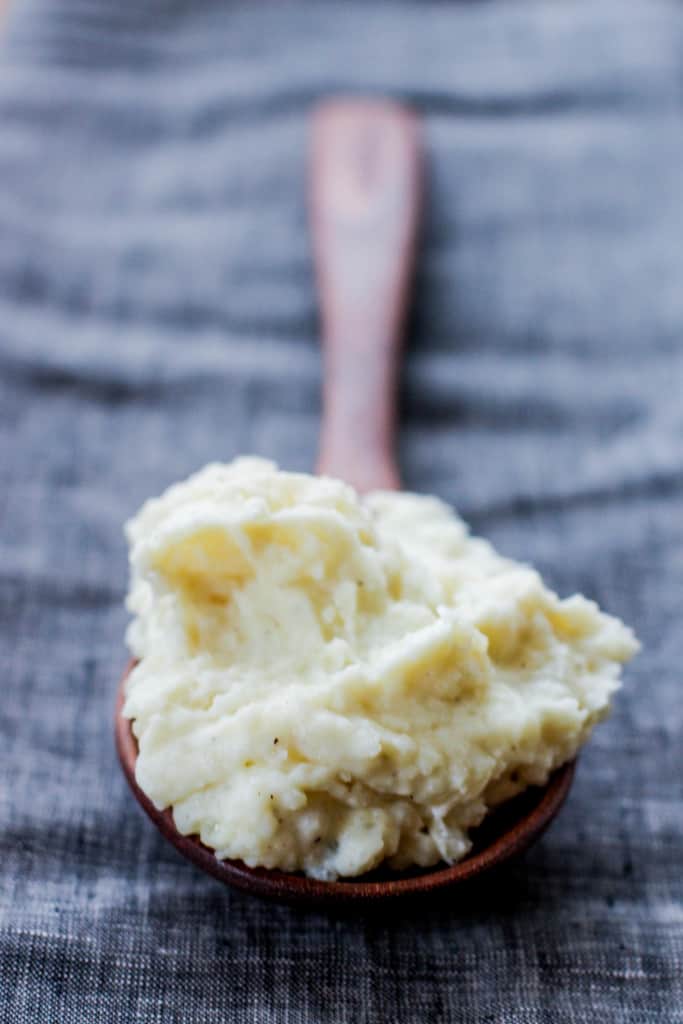 Creamy Garlic Mashed Potatoes - The Culinary Compass