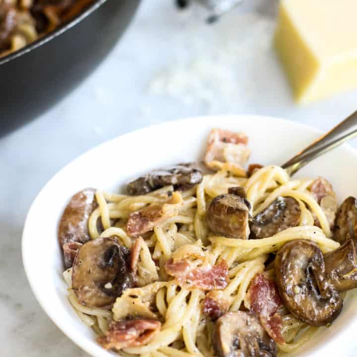 This Mushroom, Bacon, and Parmesan Spaghetti is so savory and easy to make!