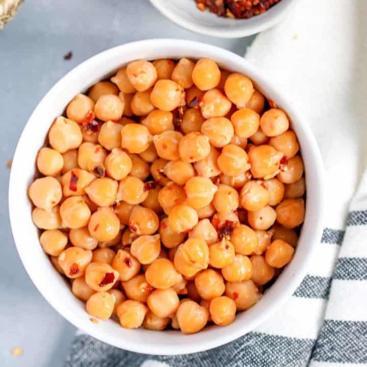 Spicy Garlic Chickpeas