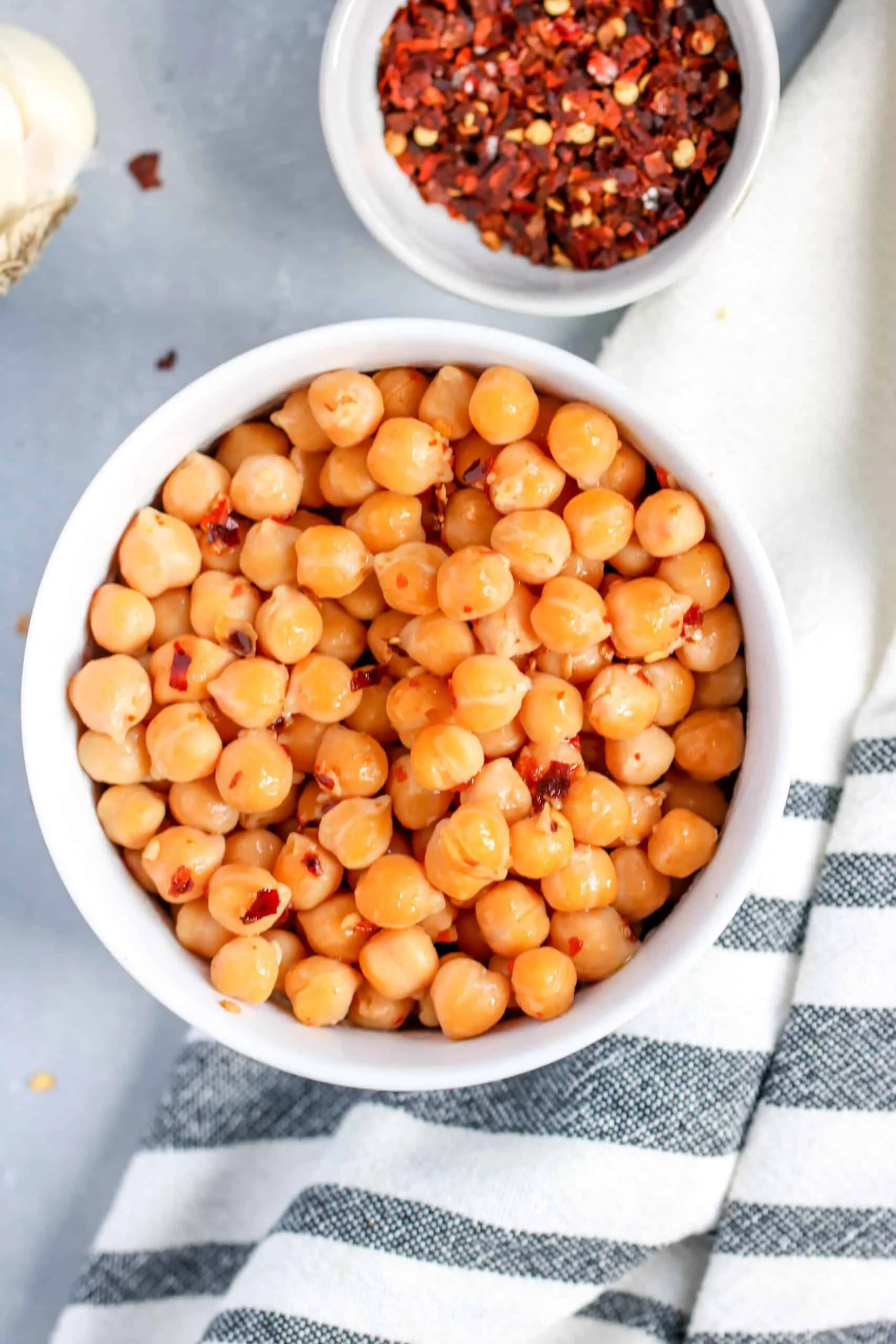 Spicy Garlic Chickpeas