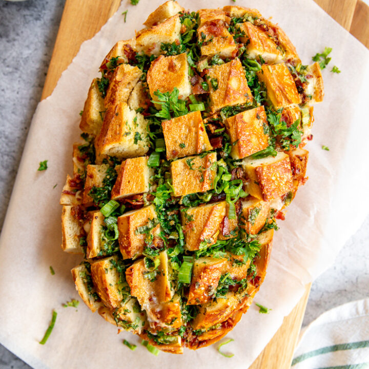 https://www.theculinarycompass.com/wp-content/uploads/2022/07/Pull-Apart-Garlic-Bread-12-720x720.jpg