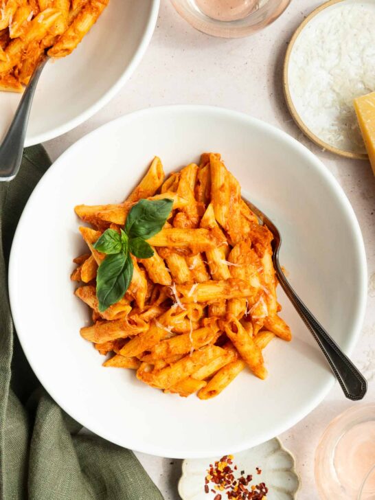 Vodka Sauce Recipe (Creamy Tomato Pasta Sauce)